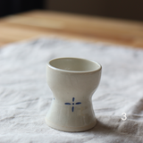 Porcelánový stojánek na vajíčko